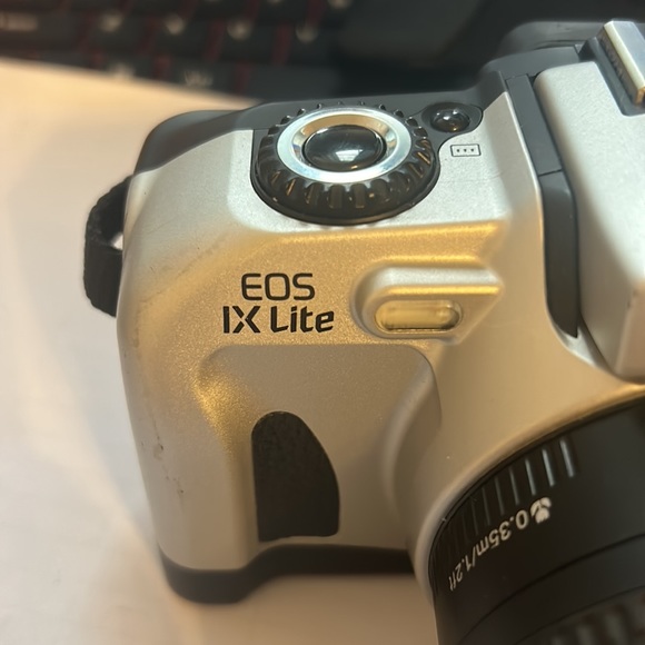 Canon EOS IX Lite Camera and 22-55 mm lens - Picture 2 of 6